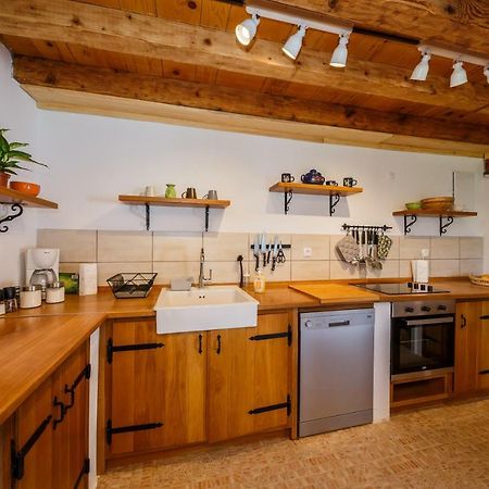 Beautiful Cottage With Heated Pool For 22 Ppl Plaški 외부 사진