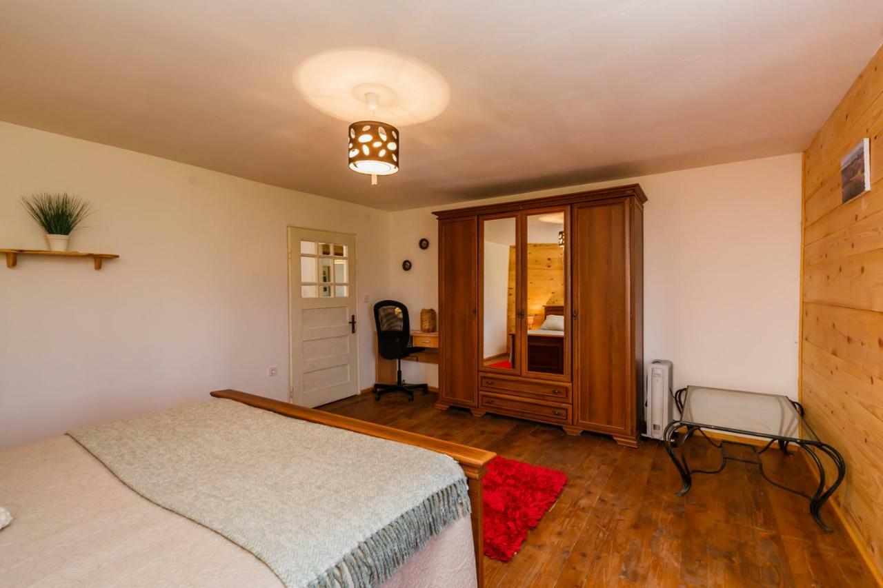Beautiful Cottage With Heated Pool For 22 Ppl Plaški 외부 사진