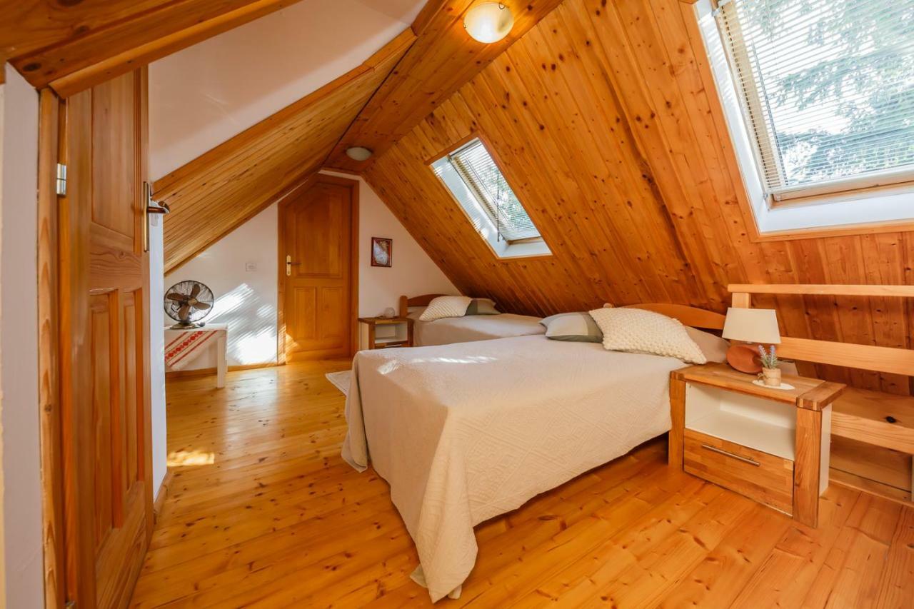 Beautiful Cottage With Heated Pool For 22 Ppl Plaški 외부 사진
