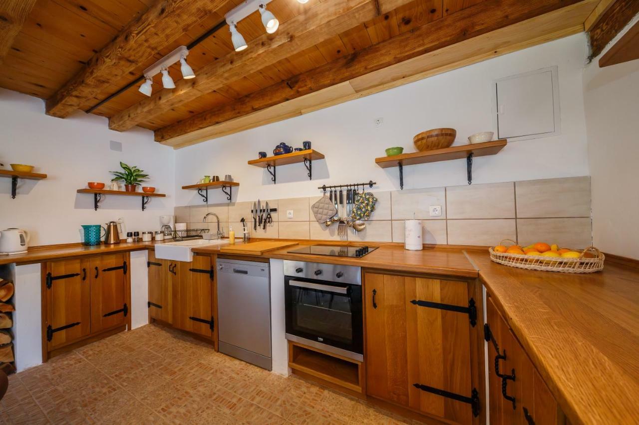 Beautiful Cottage With Heated Pool For 22 Ppl Plaški 외부 사진