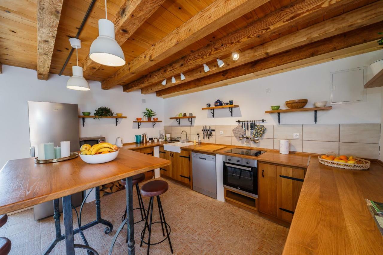 Beautiful Cottage With Heated Pool For 22 Ppl Plaški 외부 사진