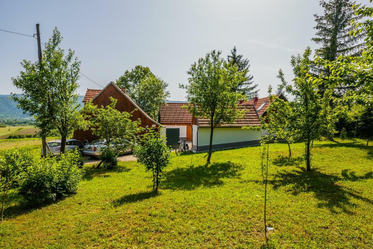 Beautiful Cottage With Heated Pool For 22 Ppl Plaški 외부 사진