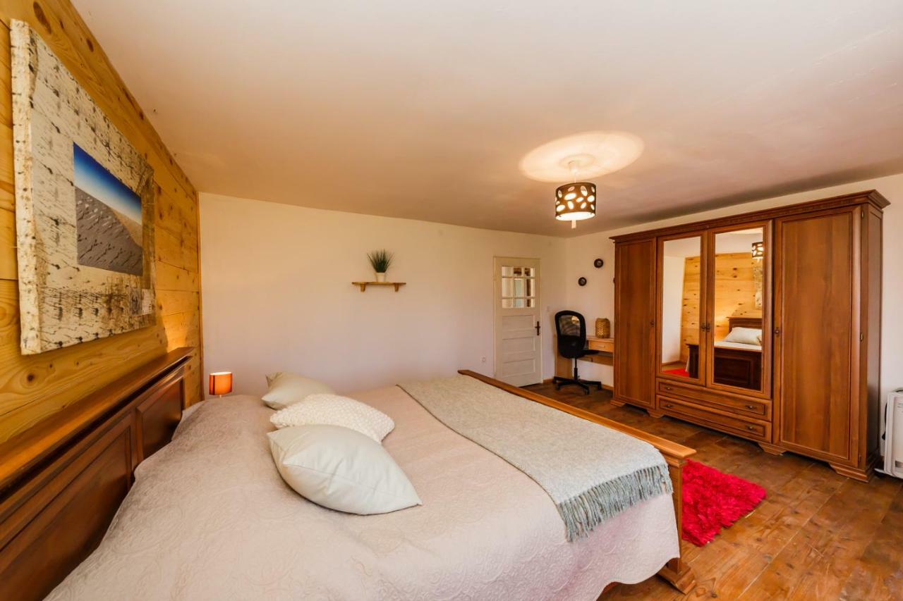 Beautiful Cottage With Heated Pool For 22 Ppl Plaški 외부 사진