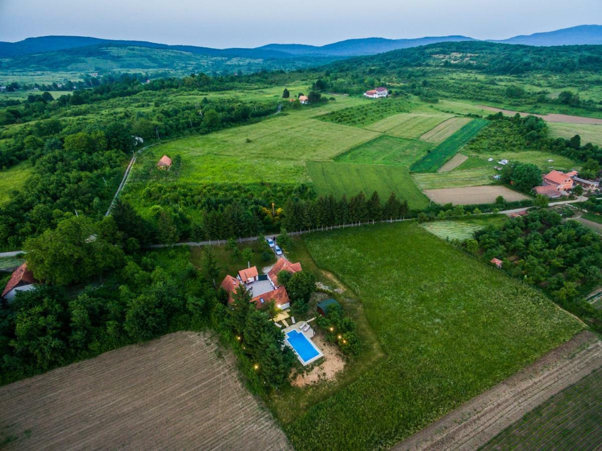 Beautiful Cottage With Heated Pool For 22 Ppl Plaški 외부 사진