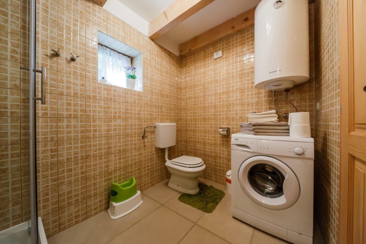 Beautiful Cottage With Heated Pool For 22 Ppl Plaški 외부 사진