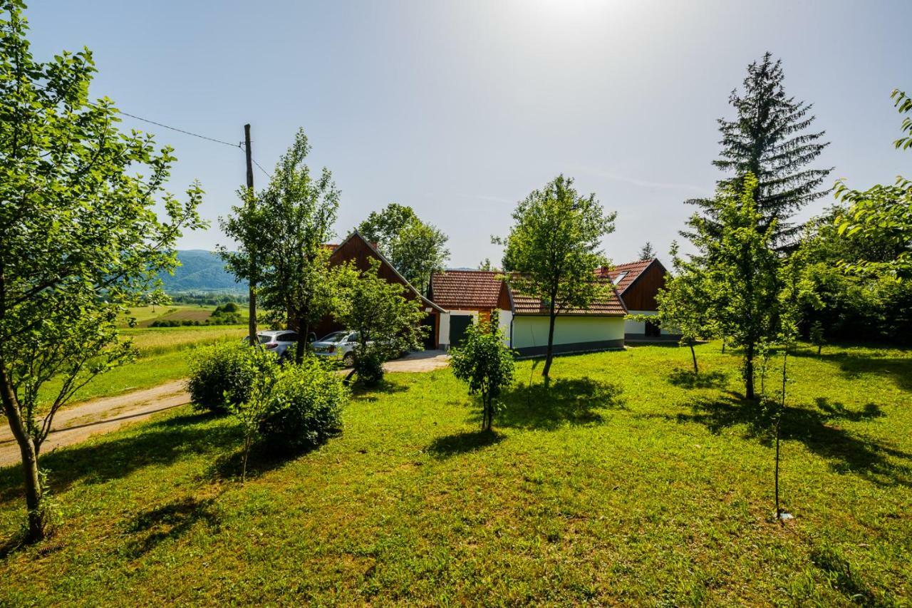 Beautiful Cottage With Heated Pool For 22 Ppl Plaški 외부 사진