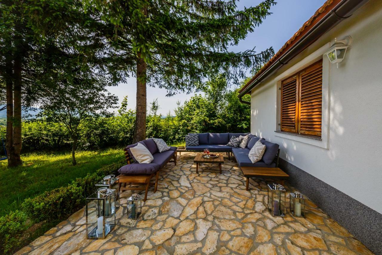 Beautiful Cottage With Heated Pool For 22 Ppl Plaški 외부 사진
