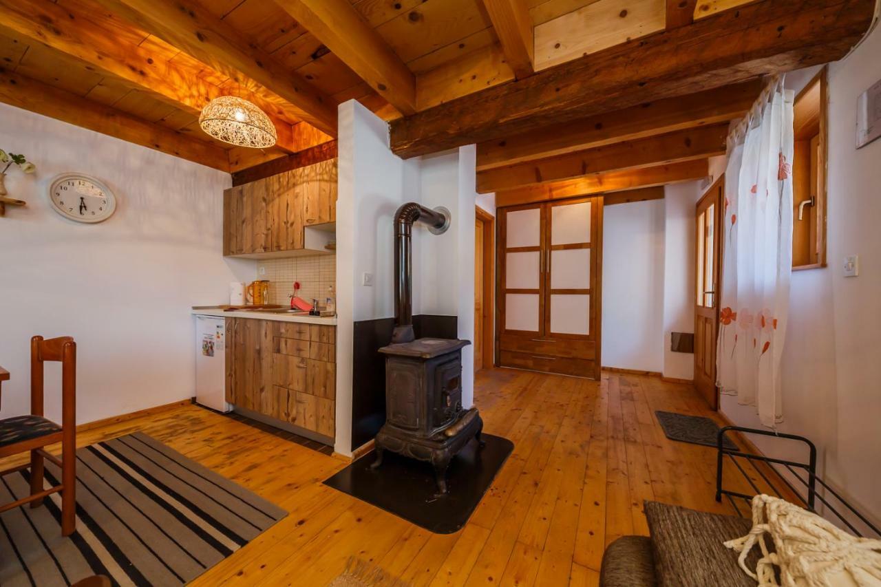 Beautiful Cottage With Heated Pool For 22 Ppl Plaški 외부 사진