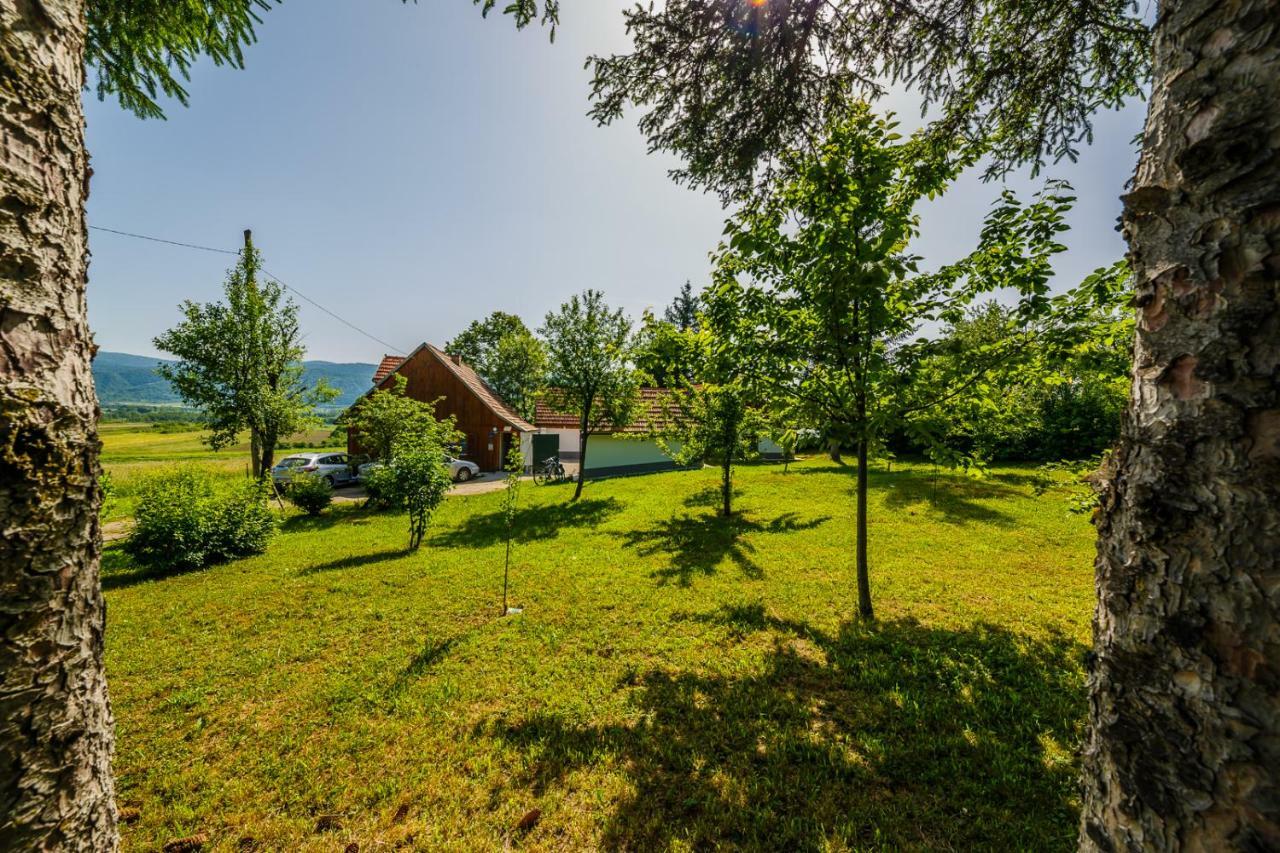 Beautiful Cottage With Heated Pool For 22 Ppl Plaški 외부 사진