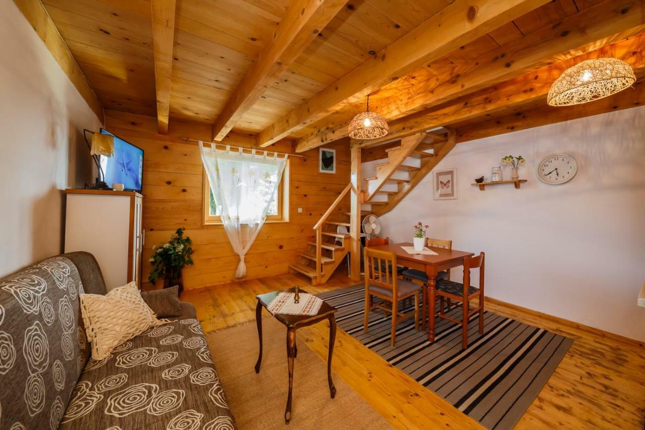 Beautiful Cottage With Heated Pool For 22 Ppl Plaški 외부 사진