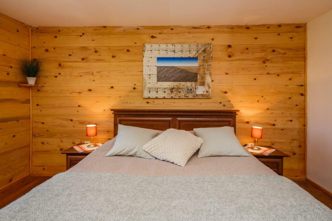 Beautiful Cottage With Heated Pool For 22 Ppl Plaški 외부 사진