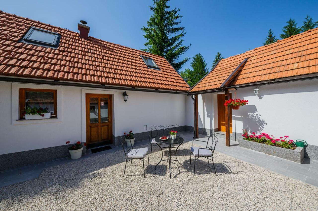 Beautiful Cottage With Heated Pool For 22 Ppl Plaški 외부 사진