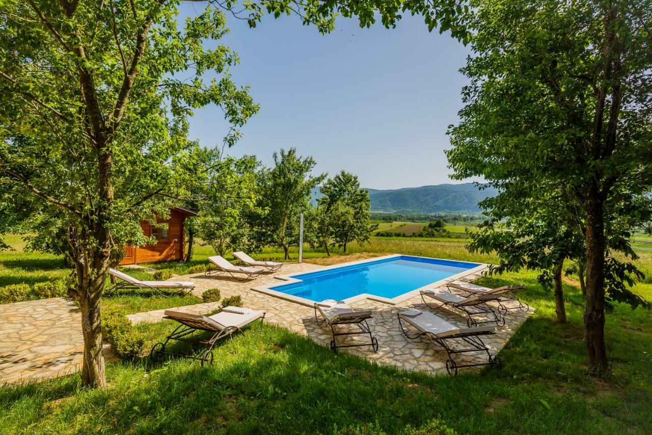 Beautiful Cottage With Heated Pool For 22 Ppl Plaški 외부 사진